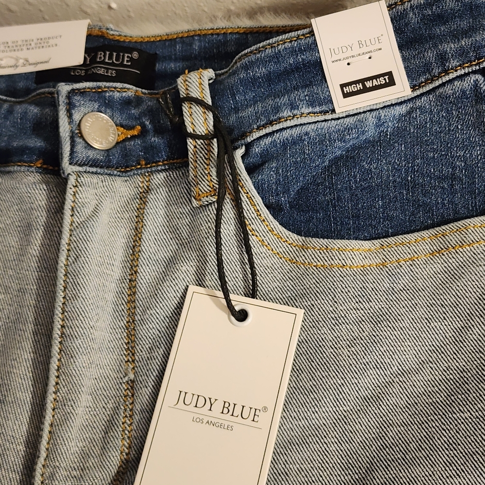 Judy Blue Two-Tone Denim Shorts - Picture 5 of 9